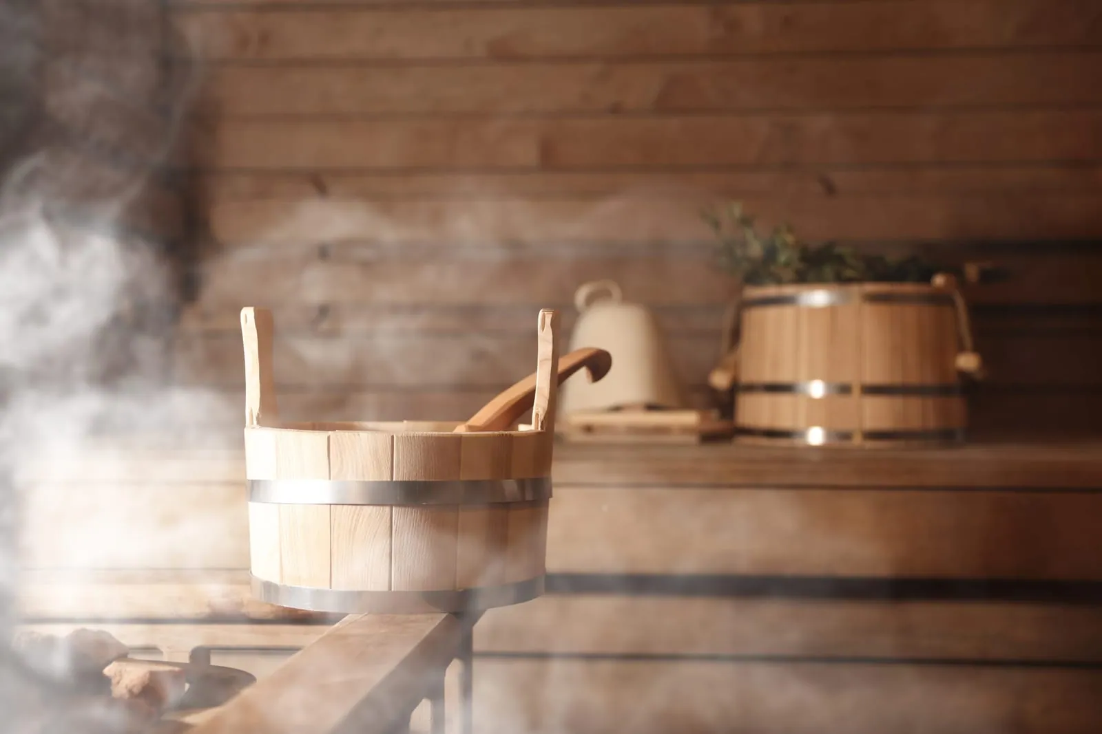 Wellness bij je vakantiehuis: Is een hottub of sauna de investering waard?